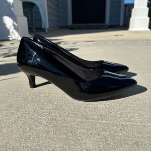 ROCKPORT Heels Womens Size 8.5M Black Patent Leather Pointed Dress Shoe Formal